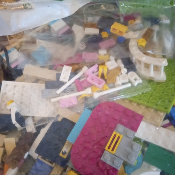 LEGO Friends: Stephanie's Horse Jumping - Picture 3 of 7